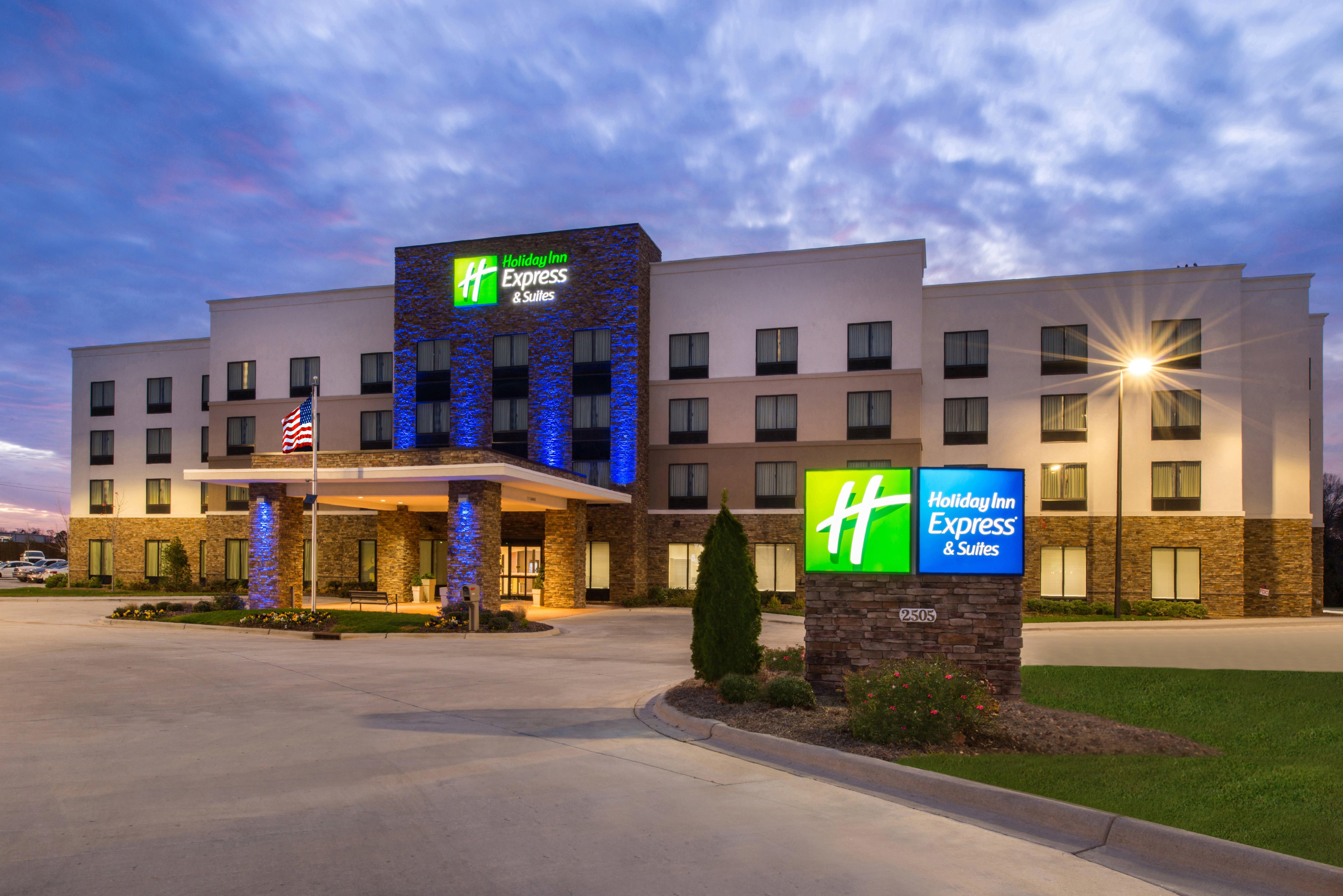 Holiday Inn Express & Suites Monroe By Ihg Екстериор снимка